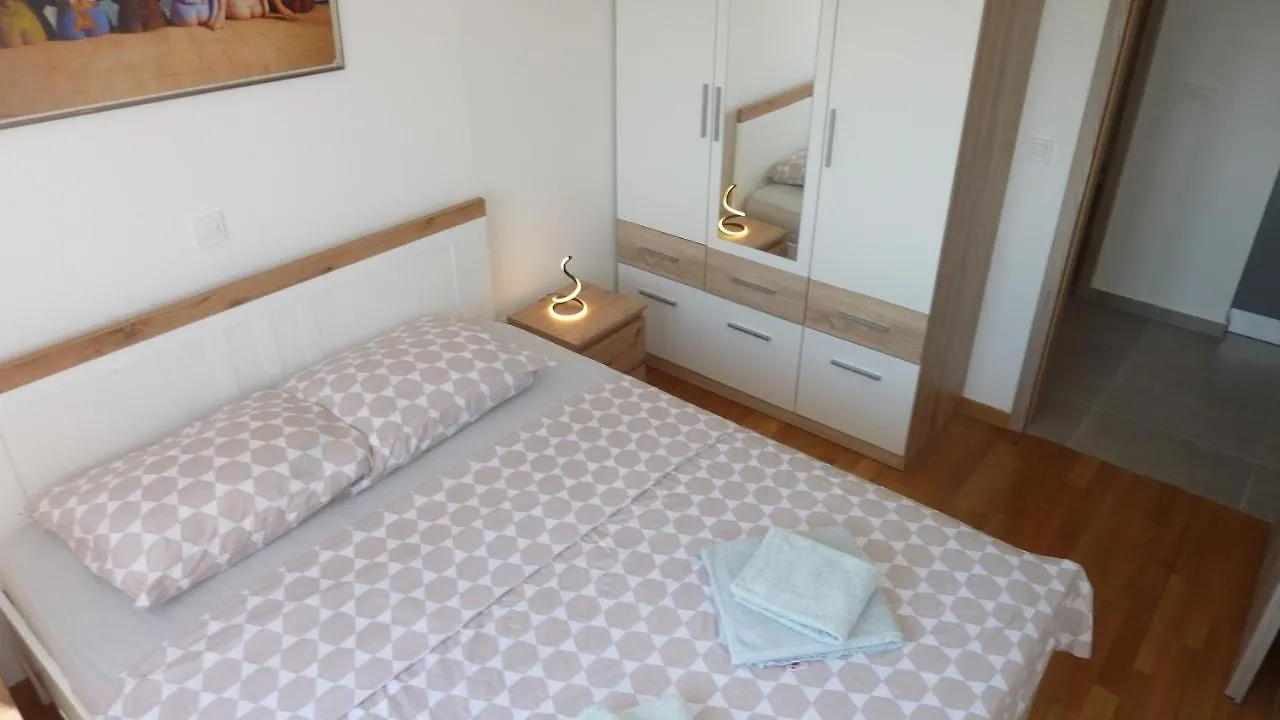 Apartment Jere With Private Parking Zadar
