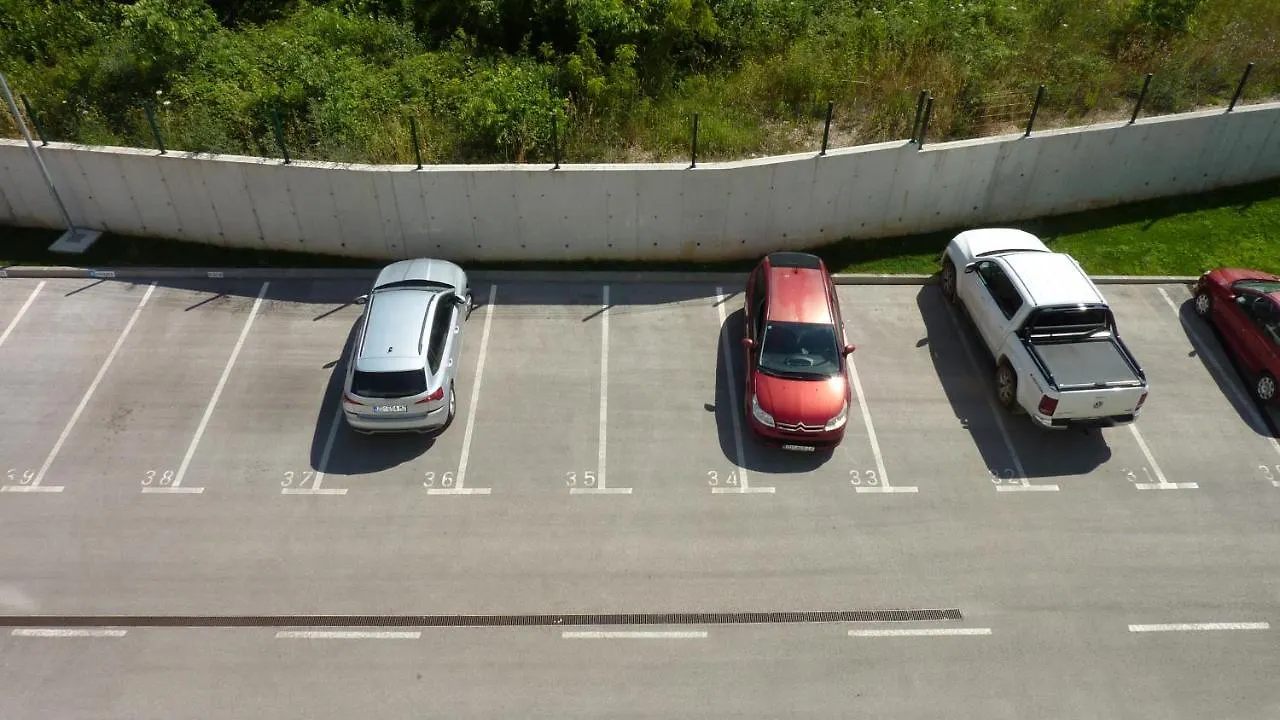 Apartment Jere With Private Parking Zadar